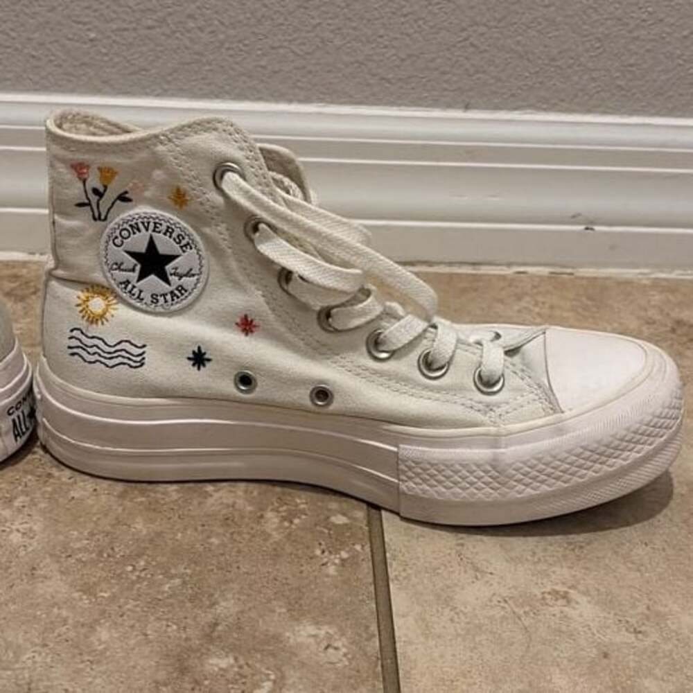 Converse Chuck Taylor All Star Lift Platform High 'It's Okay To Wander' Sneakers - Picture 9 of 9